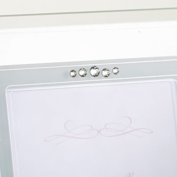 クリアなフレームが写真を引き立てます