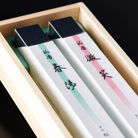 松栄堂の高級線香「春陽」「微笑」