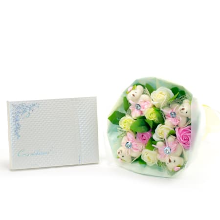 ちっちゃなくまのマスコットが花束になっています。