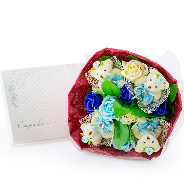 ちっちゃなくまのマスコットが花束になっています。