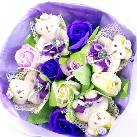 ちっちゃなくまのマスコットが花束になっています。