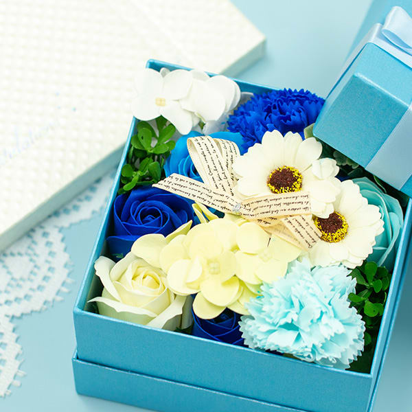 ブルー系のフラワーフレグランスのアソートです。