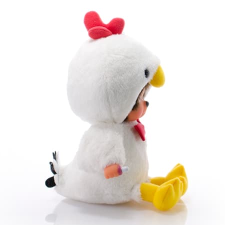 ニワトリさんに扮したモンチッチです。