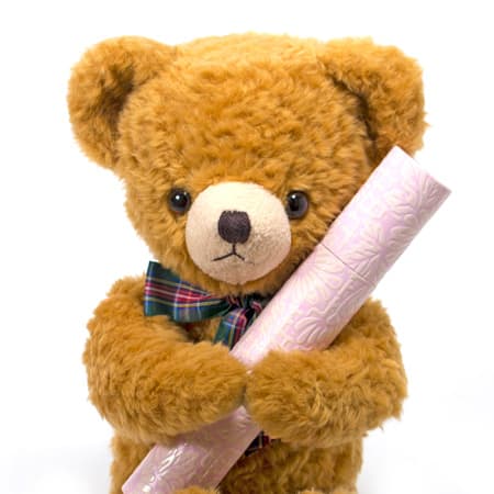 丸筒電報をしっかり抱えたくまのメロディ