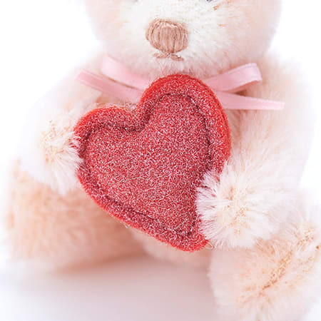 かわいいピンク色のテディベアです。