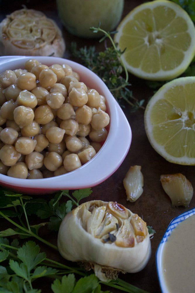 2022_LemonGarlicHummus_22web