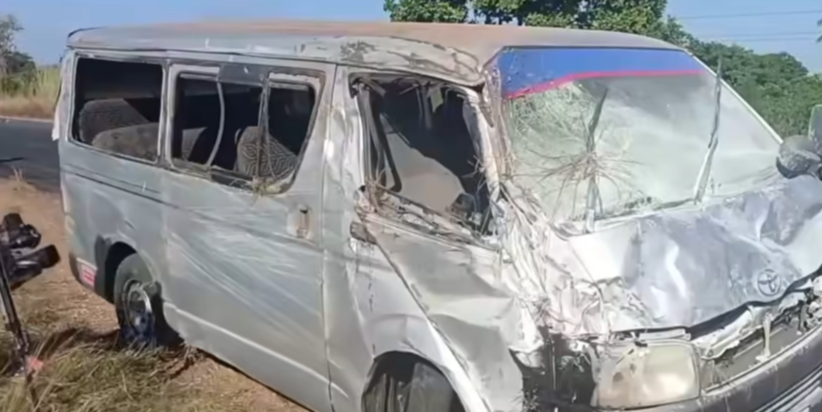 Despiste de transporte semi-colectivo faz oito feridos na Zambézia