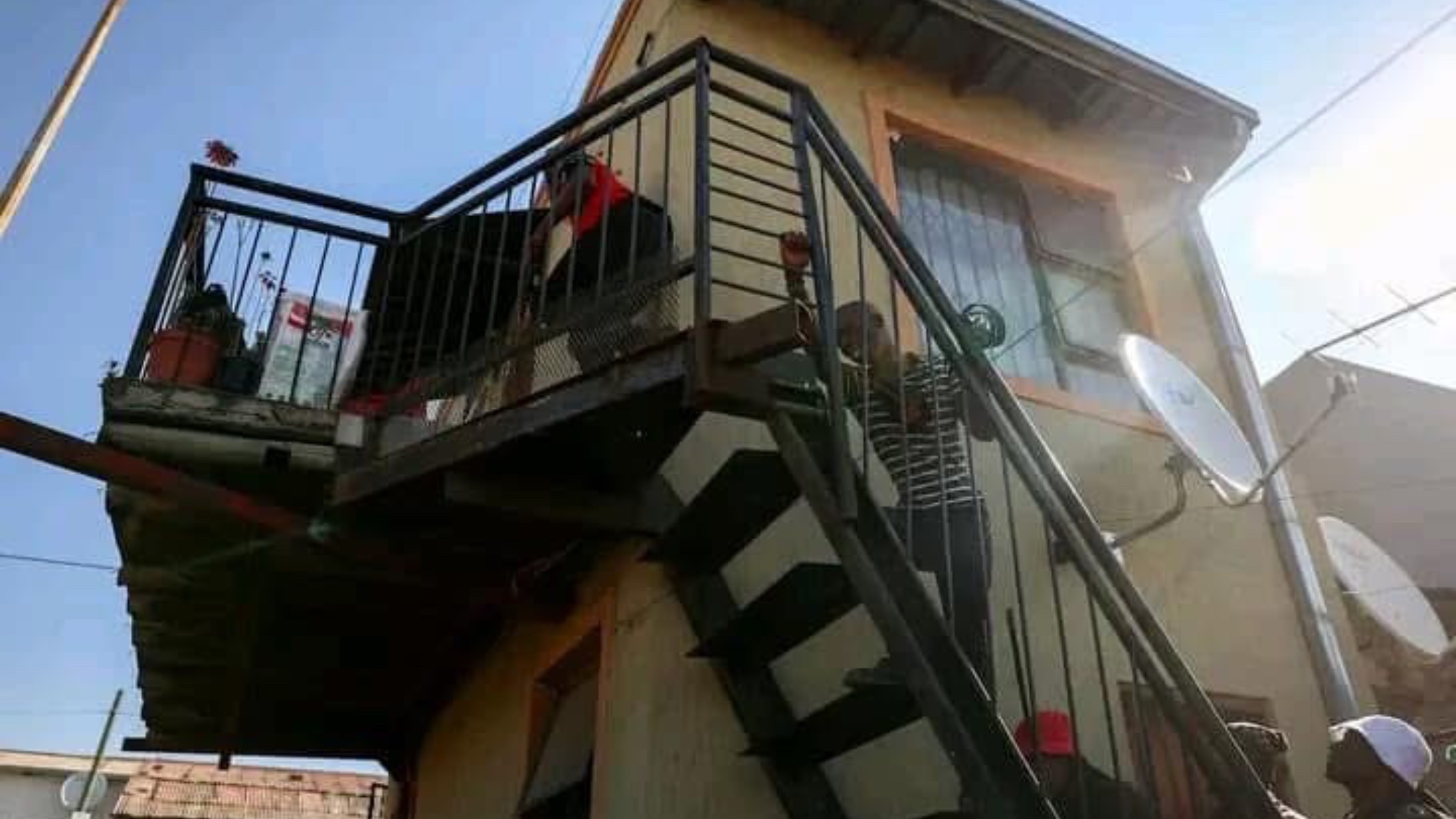 Manifestantes sul-africanos fazem buscas casa a casa e entregam imigrantes à polícia