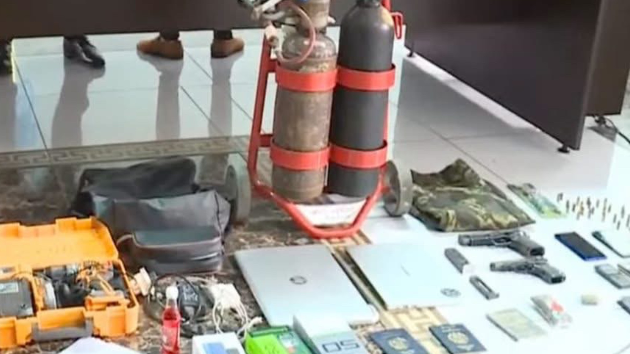SERNIC trava plano de rapto em Maputo e apreende armas e fardamento militar