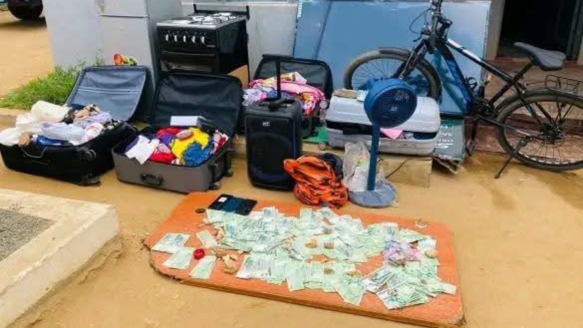 Mãe e filha detidas em Tete por suspeita de furto de 2 milhões de meticais