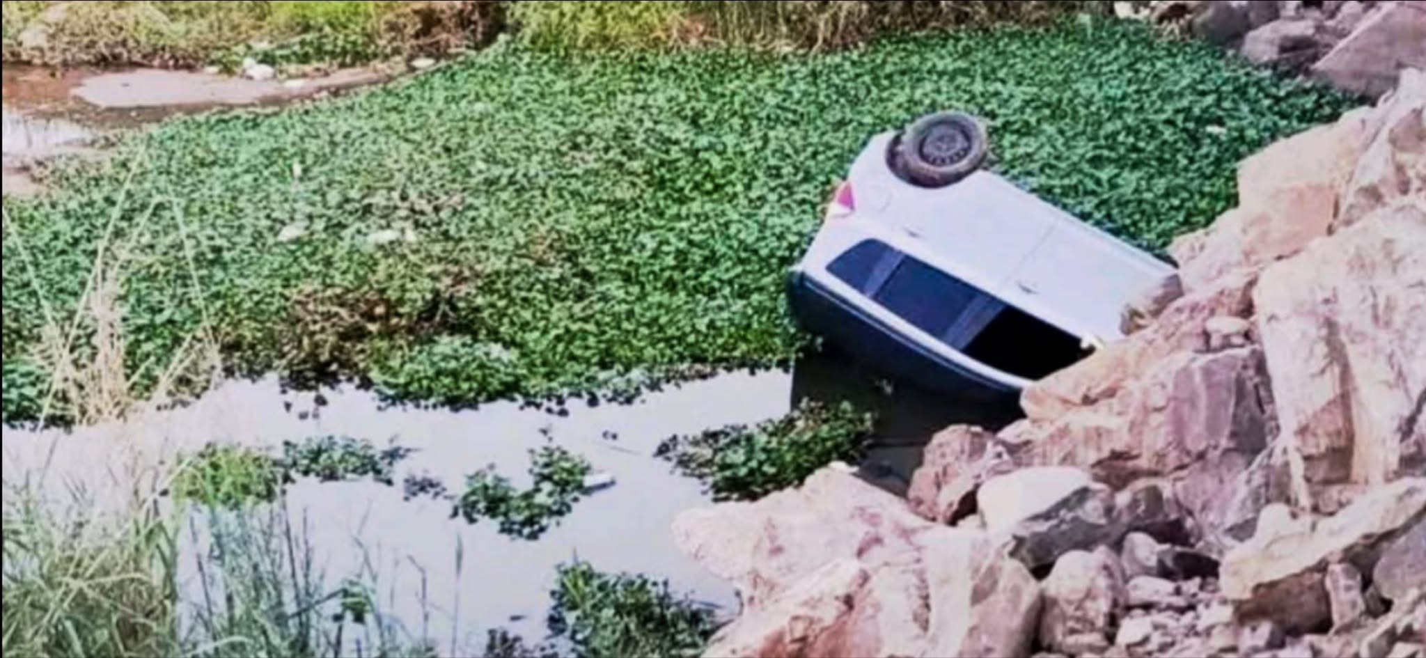 Viatura cai no rio Anguluzane durante alegada perseguição policial em Xai-Xai