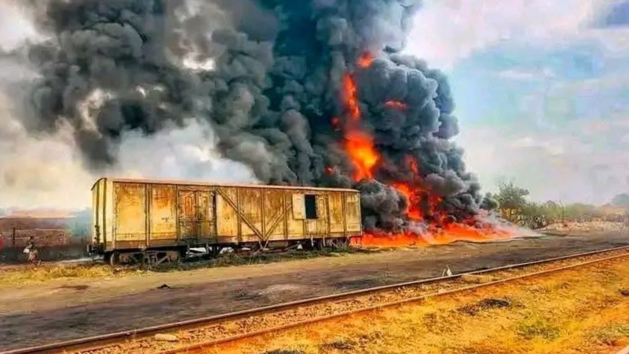 Incêndio em Ujinga deixa mais de 200 famílias sem electricidade