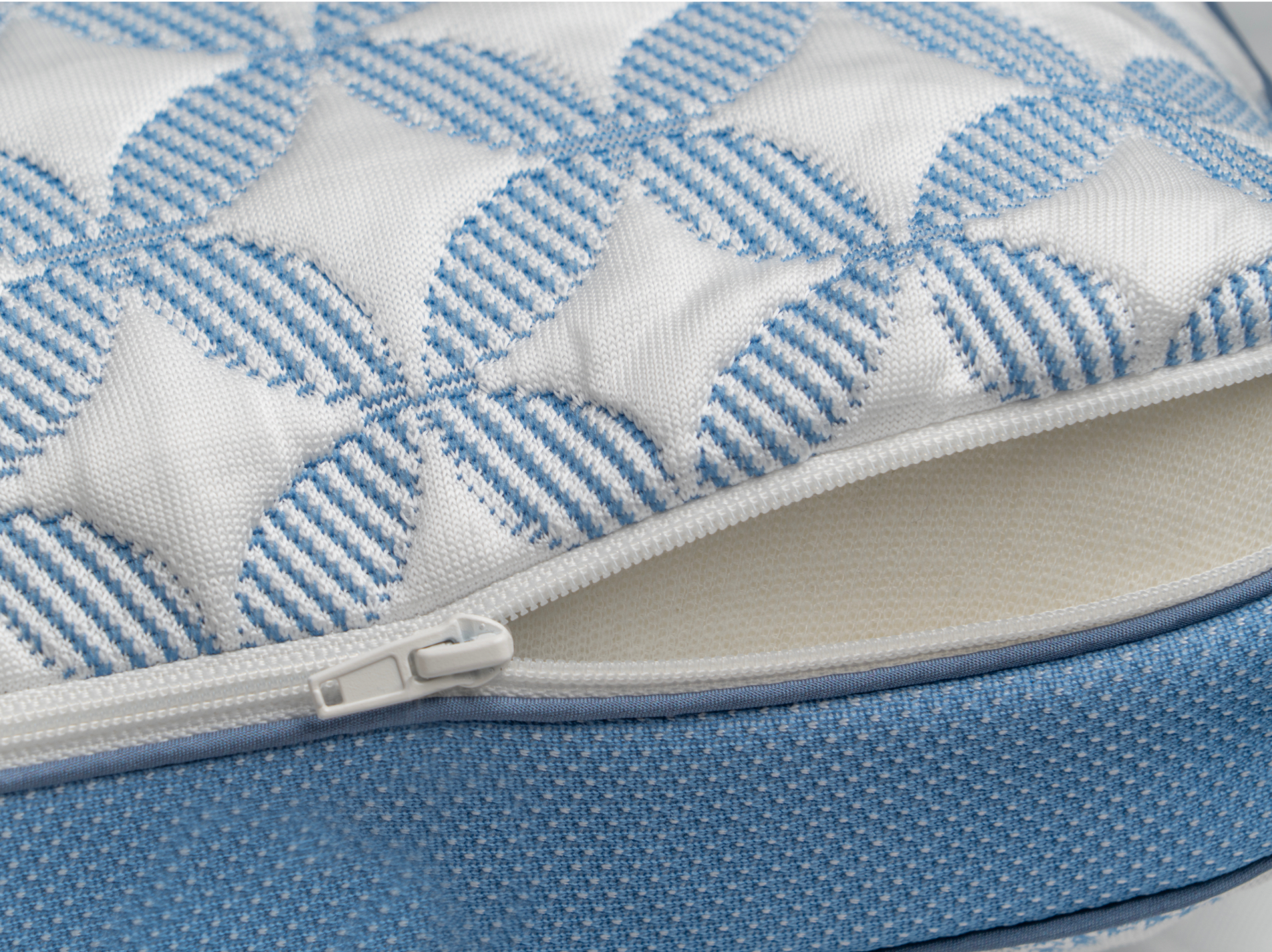 Luxury Cooling Gel Memory Foam Pillow zoomed detail