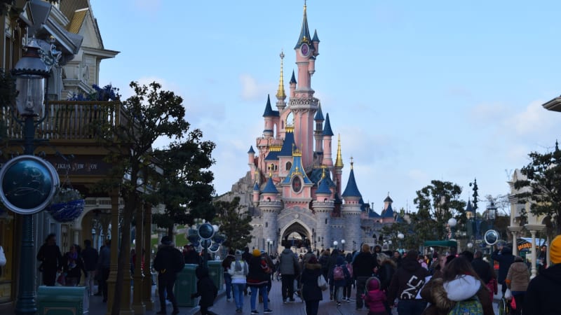 End of a fantastic day at Disneyland Paris, love the park at night : r/ disneylandparis