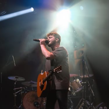 Alex Warren Tickets