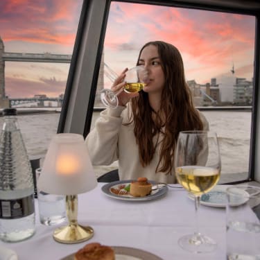 Crucero por el Támesis con cena y música en directo