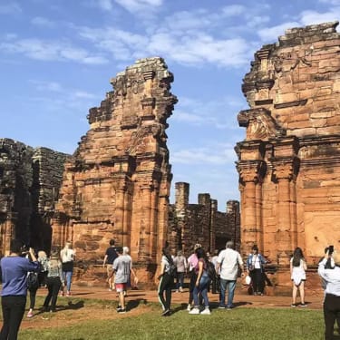 プエルトイグアスからサンイグナシオ遺跡とワンダ鉱山への旅行