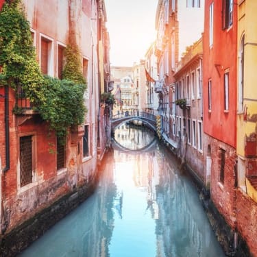 Venice Guided Tour with Gondola Ride