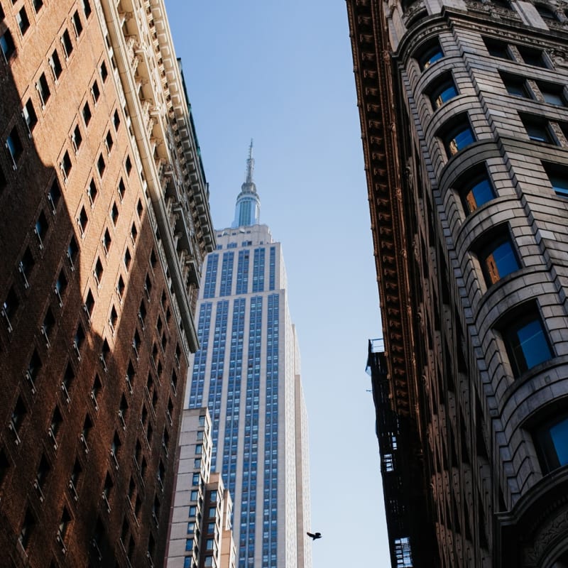 Las tiendas de lujo de Nueva York empiezan a dar bolsas blancas