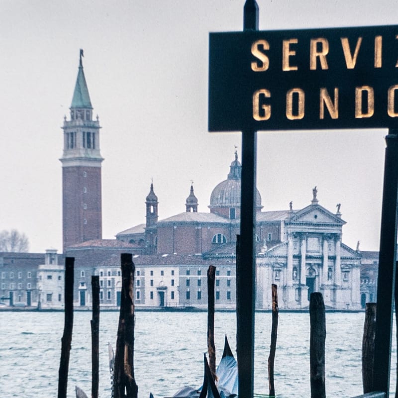 Venecia prohíbe las maletas con ruedas