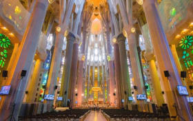 Barcelona Sagrada Familia Guided Tour with Fast Track Access and Tower Access 