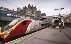 Edinburgh Day Trip from London with Edinburgh Hop-on Hop-Off Bus Tour