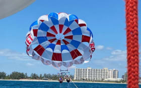 Experiencia de parasailing en Fort Lauderdale