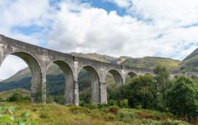 Päiväretki Skotlannin ylämaille ja Glenfinnanin viaduktille Edinburghista