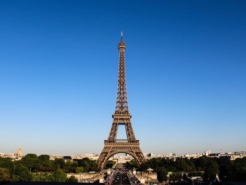 How to Climb the Eiffel Tower - Hellotickets