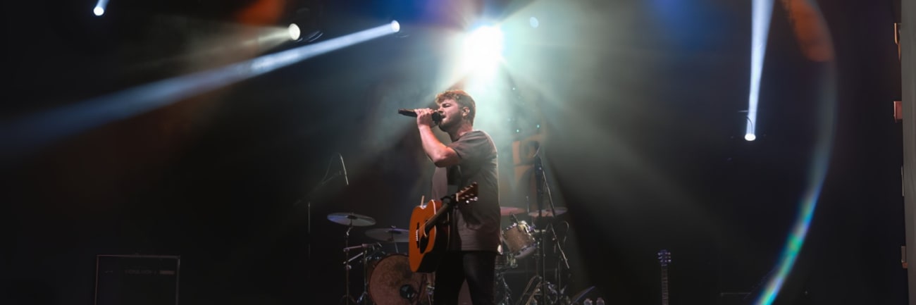 Alex Warren Tickets in Chicago