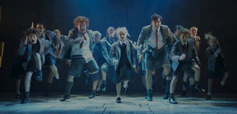 演出音樂劇 Matilda 的 Cambridge Theatre。| ©Sarah Lou