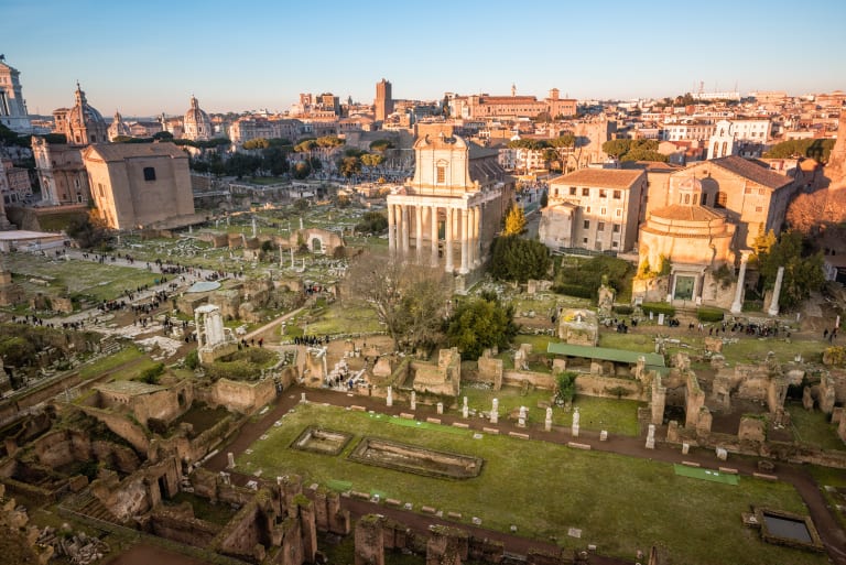 View of the Colosseum and the Forum from the Campidoglio| ©Unsplash