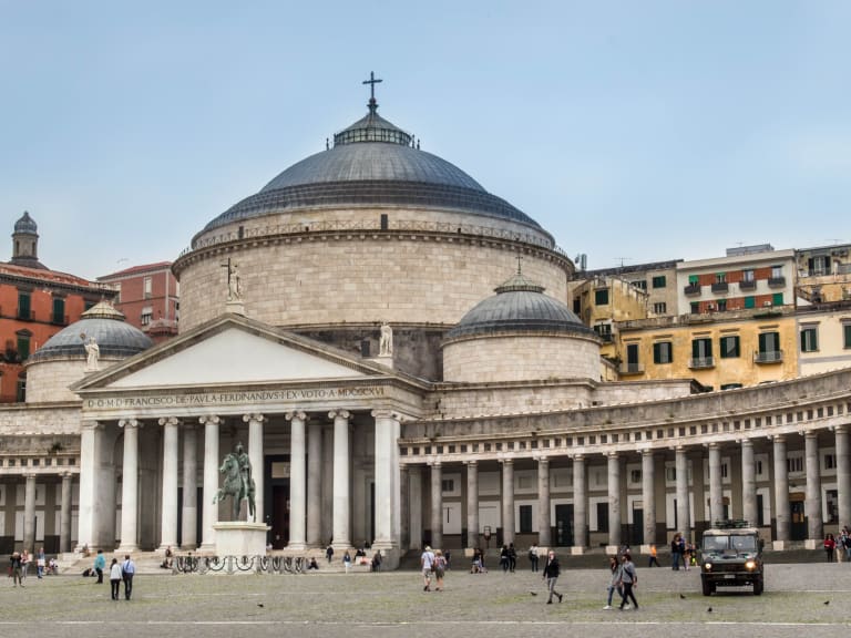 那不勒斯的 Piazza del Plebiscito 廣場| ©Alex N.