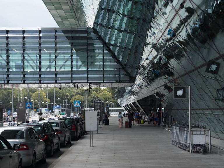 克拉科夫機場航廈抵達處| ©Chris Hoare