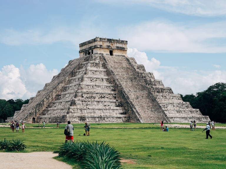 奇琴伊察的 El Castillo 金字塔| ©Filip Gielda