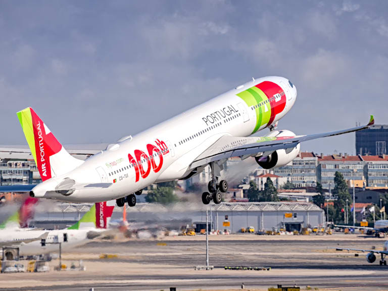 葡萄牙航空的飛機從里斯本機場起飛| ©Catarina Madureira