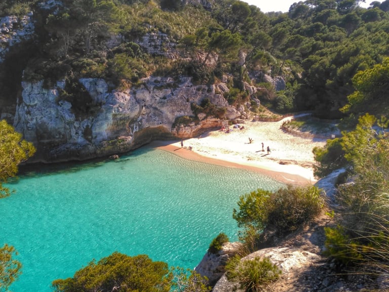 探索人跡罕至的海灣| ©Travelinho
