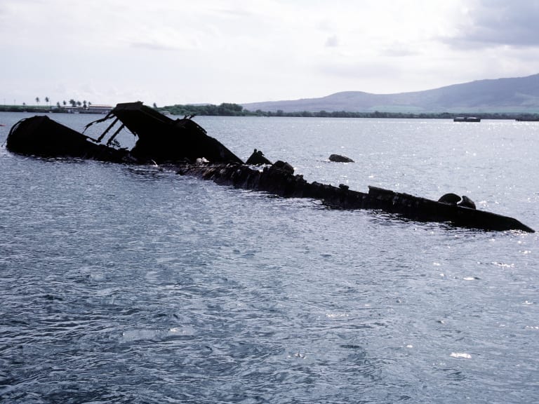 猶他號軍艦被襲擊後的遺跡| ©Expert Infantry