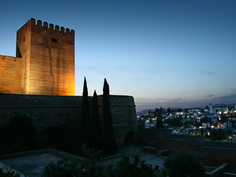 Die beleuchtete Alhambra| ©Pablo