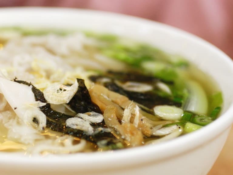 台灣豬排屋的麵湯| ©Robyn Lee