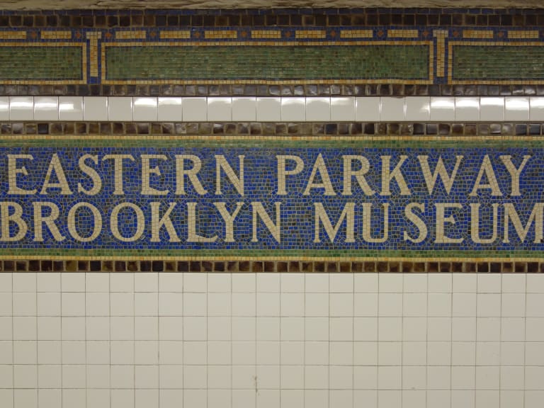 紐約市地鐵站「Eastern Parkway - Brooklyn Museum」| ©Taigatrommelchen