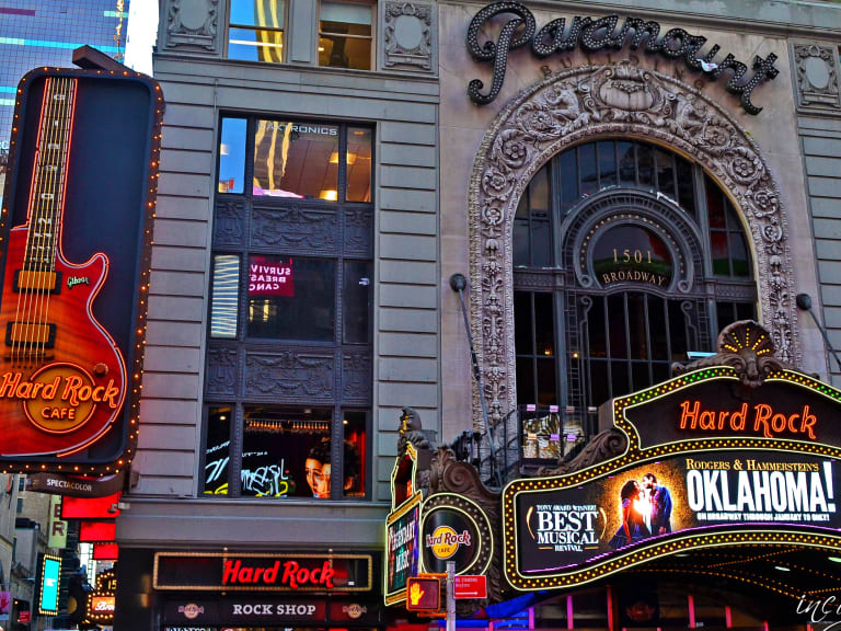 百老匯的 Hard Rock Cafe 分店| ©Carmen Valentina