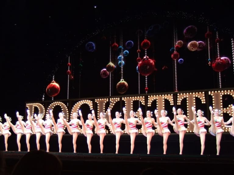 Radio City Christmas Spectacular 節目中的部分表演| ©Ralph Daily