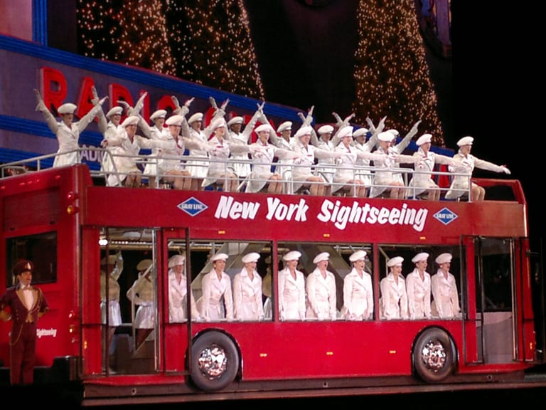 Radio City Christmas Spectacular on Broadway 表演的另一部分。| ©vishpool