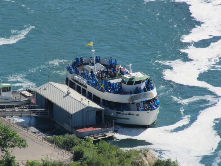 Ombordstigning på Maid of the Mist| ©Robert Linsdell