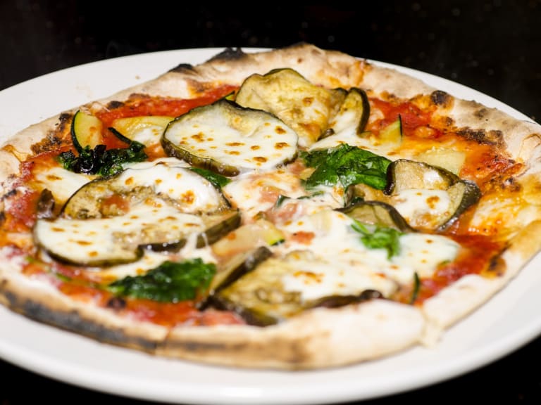Pizza e Mozzarella 披薩店的素食披薩| ©Cindy Kurman