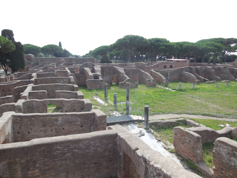 Touring Ostia Antica| ©isafmt