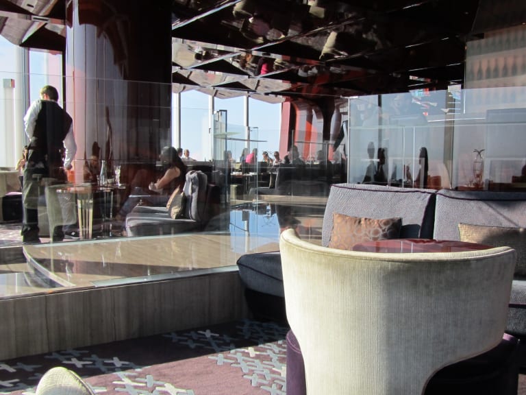 在哈利法塔的 At.Mosphere 餐廳用餐| ©David Jones