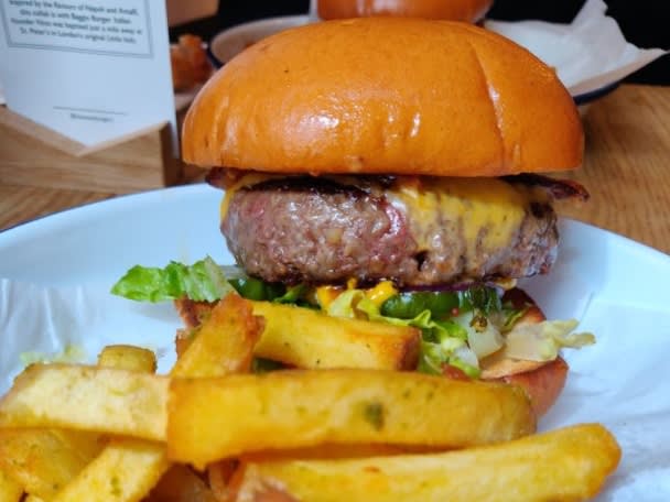 在 Honest Burgers 享用漢堡| ©Laura S
