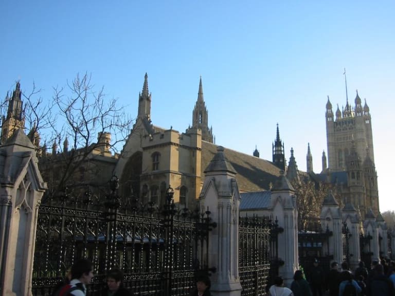 Warten auf den Eintritt in die Westminster Abbey| ©discosour